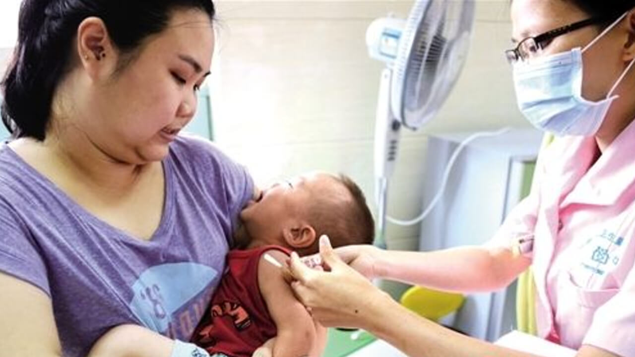 China Deploys Police, ‘Interceptors’ to Warn Off, Detain Vaccine Parents