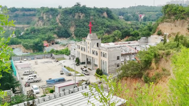 Authorities Demolish a Government-Controlled Church in Henan (Videos)