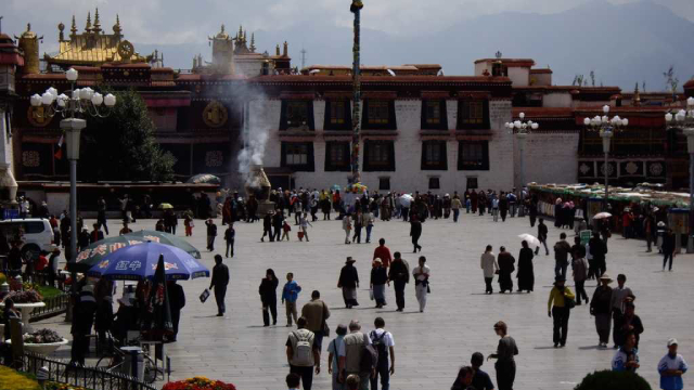 Street Tibet