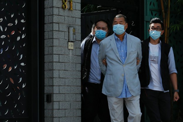 Hong kong police arrested Jimmy Lai Chee-ying and his family