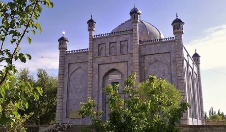 “Museumified” mazar of Sultan Satuq Bughrakhan, Artush