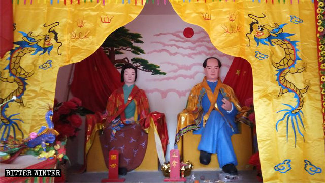 Countless people worship in a folk religion temple enshrined with statues of Mao Zedong and Yang Kaihui in Qingzhou city.
