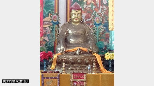 A Tibetan Buddha Statue in the Fuyun Temple.