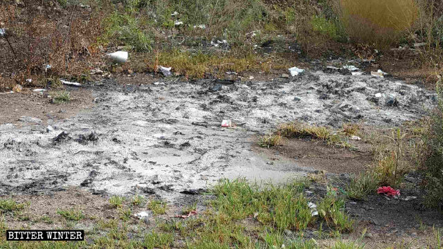 The books from the Ciyun Temple were turned to ashes.