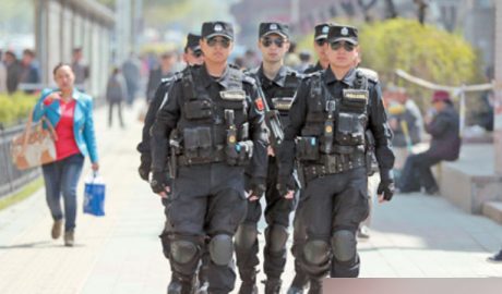 A large number of special police were sent to Xinjiang